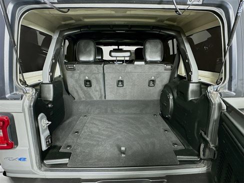 Used 2021 Jeep Wrangler Unlimited Sahara image 26