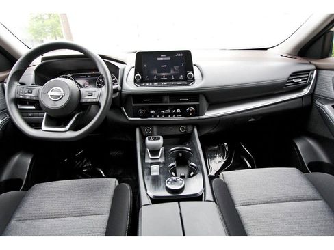 Used 2023 Nissan Rogue SV AWD/4WD image 9