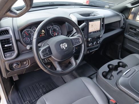 Used 2024 RAM 2500 Tradesman w/ Chrome Appearance Group AWD/4WD image 18