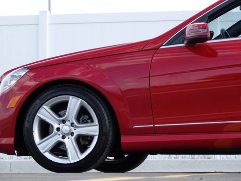 Used 2010 Mercedes-Benz C 300 Sedan image 40