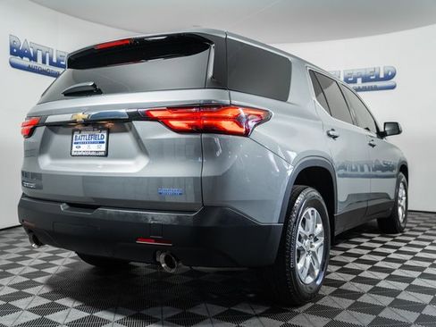 Used 2023 Chevrolet Traverse LS image 5