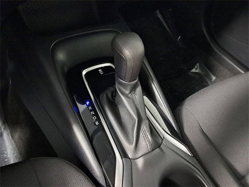 Used 2023 Toyota Corolla LE image 30