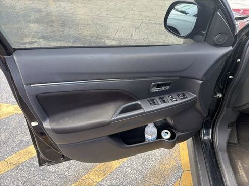 Used 2021 Mitsubishi Outlander Sport ES FWD image 12