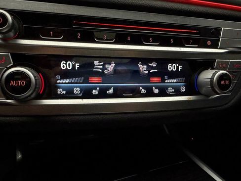 Used 2019 BMW 750i xDrive w/ M Sport Package image 39