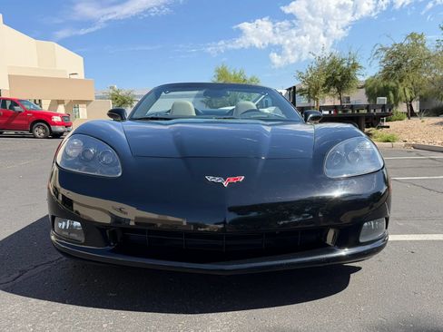 Used 2006 Chevrolet Corvette Convertible w/ Preferred Equipment Group RWD image 3