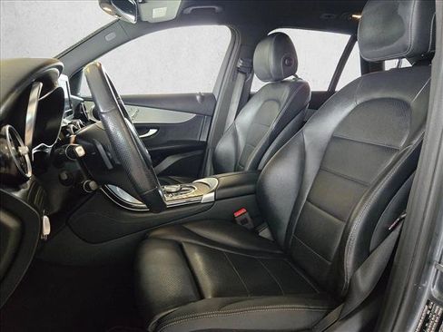 Used 2019 Mercedes-Benz GLC 300 4MATIC image 11