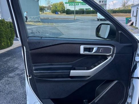 Used 2020 Ford Explorer XLT RWD image 11