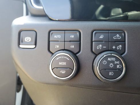 Used 2024 Chevrolet Silverado 1500 LTZ AWD/4WD image 24
