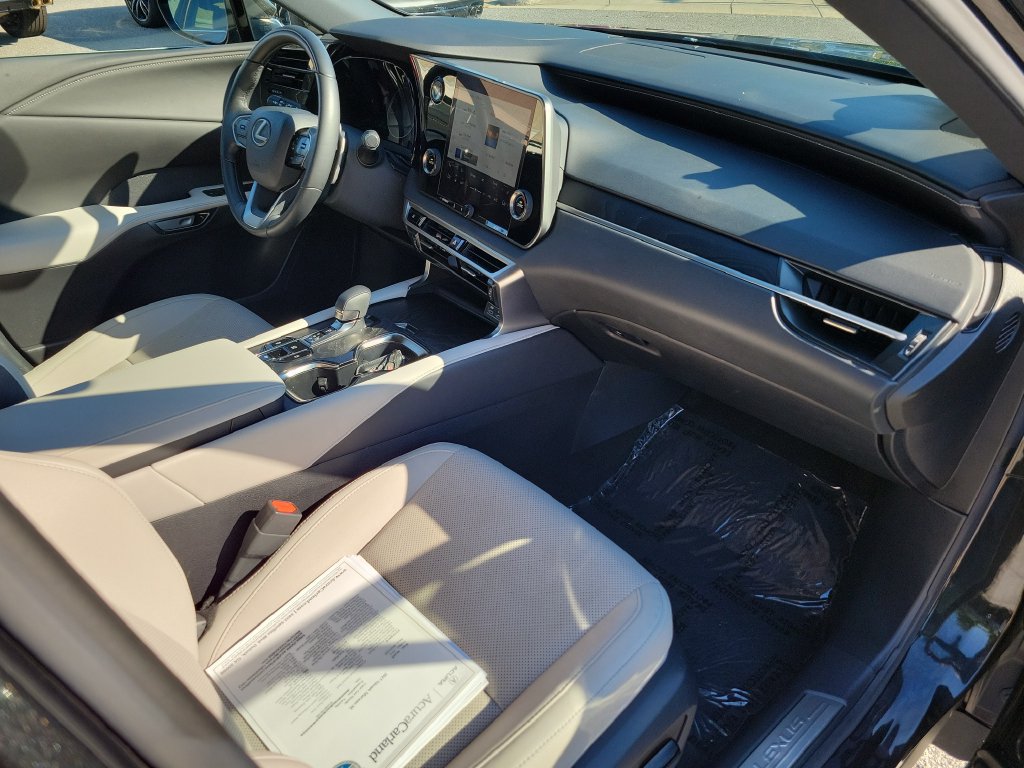 Used 2023 Lexus RX 350 Premium w/ Cold Area Package FWD image 4