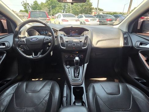 Used 2015 Ford Focus SE w/ Equipment Group 201A FWD image 20