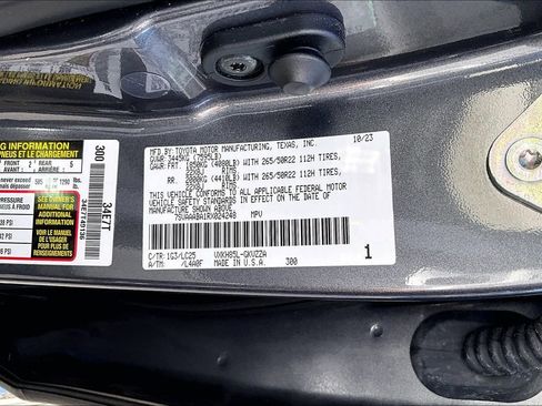 Used 2024 Toyota Sequoia Capstone AWD/4WD image 45