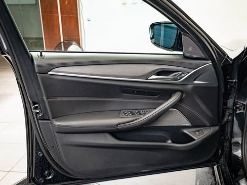 Used 2023 BMW M550i xDrive w/ Executive Package image 25