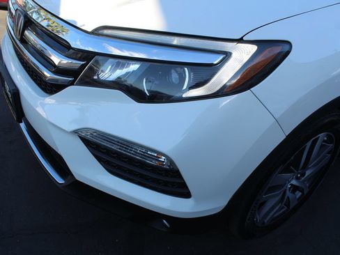 Used 2018 Honda Pilot Touring image 10