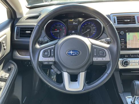 Used 2017 Subaru Outback 2.5i Limited image 38