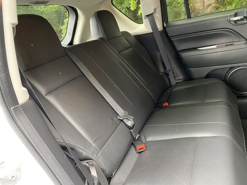 Used 2015 Jeep Compass High Altitude FWD image 32