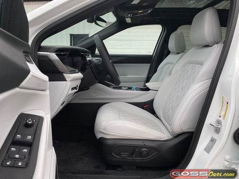 New 2026 Jeep Cherokee Overland image 27