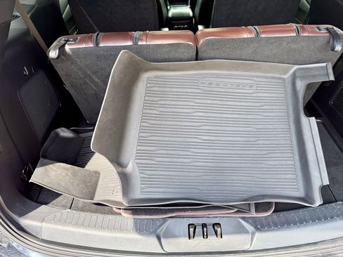 Used 2021 Ford Explorer Platinum w/ Equipment Group 601A AWD/4WD image 18