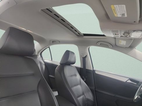Used 2014 Volkswagen Jetta SE image 5