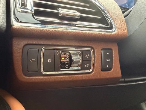 Used 2022 Lincoln Navigator L Reserve AWD/4WD image 37