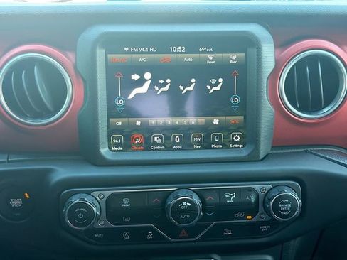 Used 2021 Jeep Wrangler Unlimited Rubicon AWD/4WD image 33