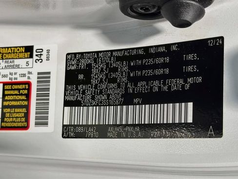 Used 2025 Toyota Sienna Limited AWD/4WD image 26