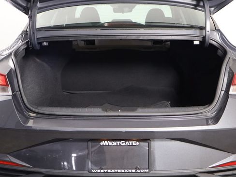 Used 2022 Hyundai Elantra SEL FWD image 17
