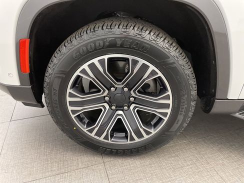 Used 2022 Jeep Wagoneer Series III image 11