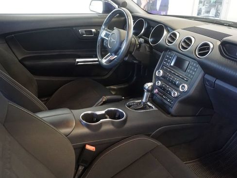 Used 2018 Ford Mustang Coupe RWD image 19