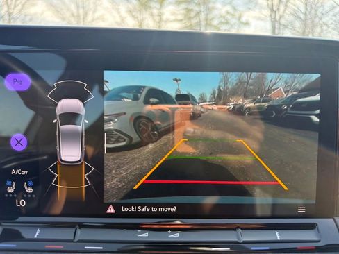 Used 2022 Volkswagen GTI SE image 23