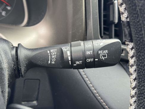 Used 2013 Toyota RAV4 XLE AWD/4WD image 20