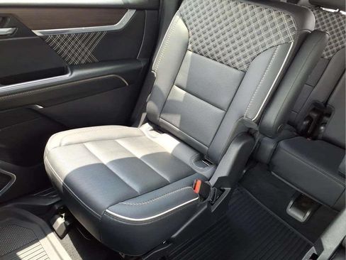 Used 2024 GMC Acadia Denali w/ Super Cruise Package AWD/4WD image 16