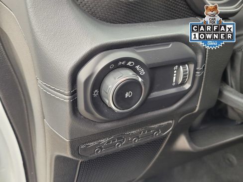 Used 2024 Jeep Wrangler Unlimited Rubicon AWD/4WD image 17