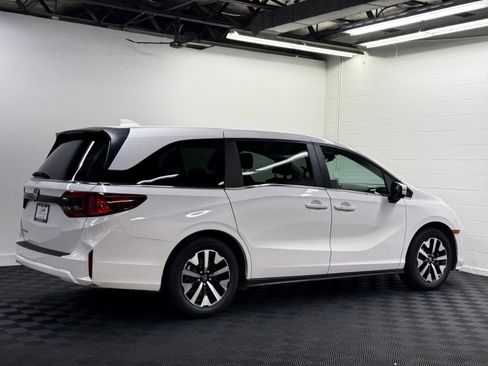 Used 2025 Honda Odyssey EX-L image 2