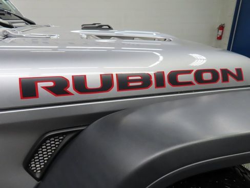 Used 2020 Jeep Gladiator Rubicon w/ Uconnect 4C Nav & Sound Group image 48