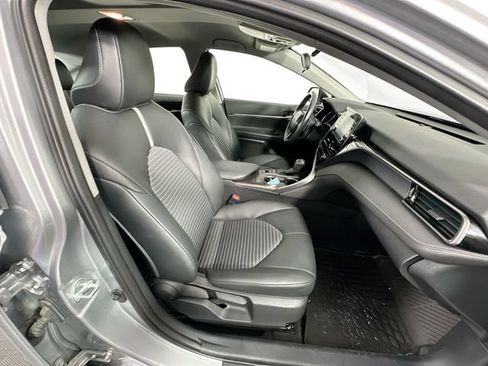 Used 2023 Toyota Camry SE w/ Cold Weather Package FWD image 26