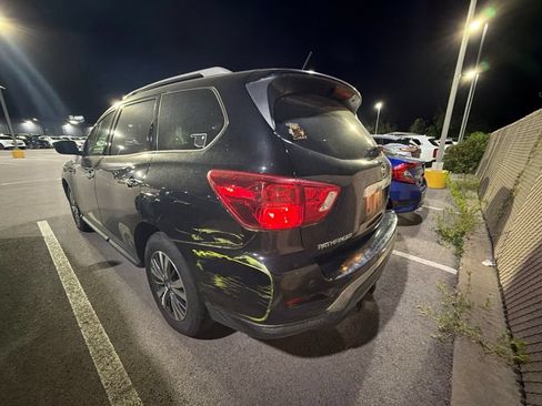 Used 2018 Nissan Pathfinder SV AWD/4WD image 5
