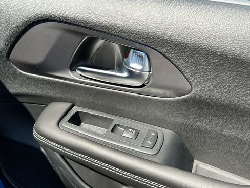 New 2026 Chrysler Pacifica Select image 16