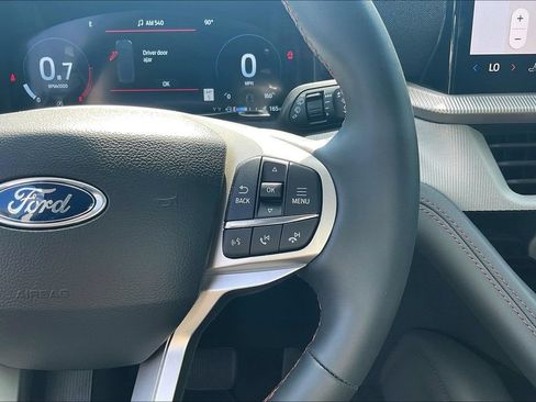Used 2026 Ford Explorer Active AWD/4WD image 14