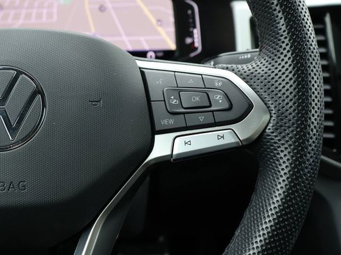 Certified 2022 Volkswagen Atlas Cross Sport SEL R-Line image 42