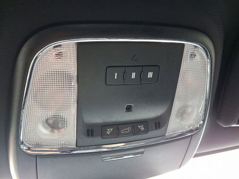 Used 2022 Jeep Grand Cherokee Laredo X image 30