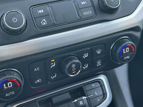 Used 2020 GMC Acadia SLT image 27