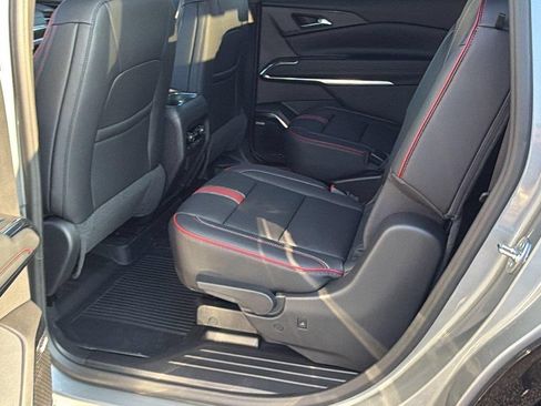 New 2027 Chevrolet Traverse RS w/ LPO, Floor Liner Package FWD image 18