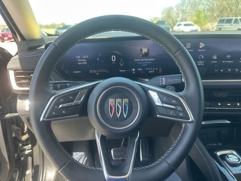 Used 2025 Buick Envision Sport Touring AWD/4WD image 18