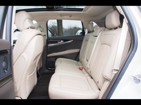 Used 2021 Lincoln Nautilus Reserve w/ Equipment Group 201A image 22