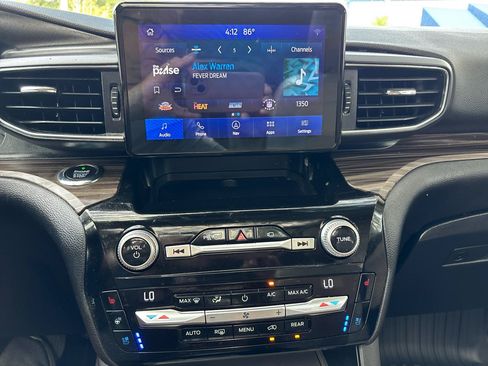 Used 2021 Ford Explorer Limited w/ Equipment Group 301A RWD image 17