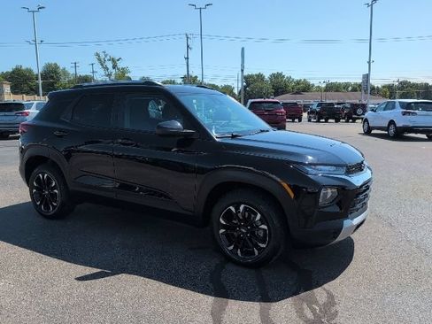 Used 2023 Chevrolet TrailBlazer LT w/ Convenience Package AWD/4WD image 11