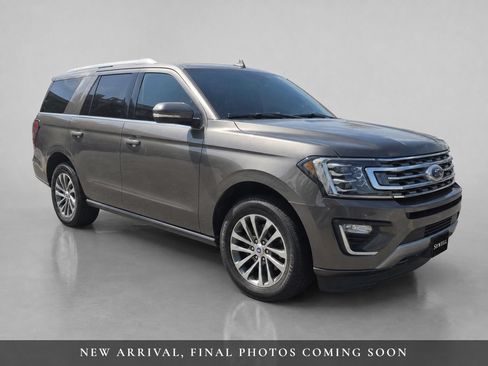 Used 2019 Ford Expedition Limited w/ Equipment Group 301A RWD image 2