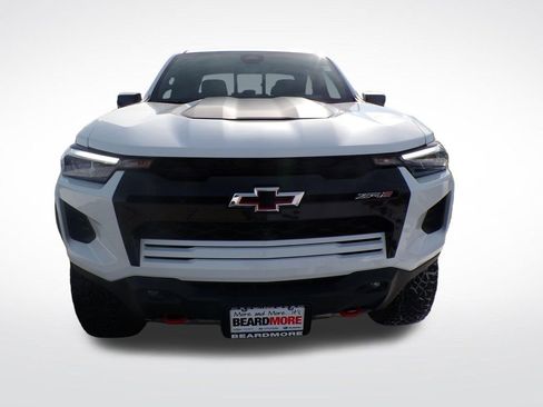 Used 2024 Chevrolet Colorado ZR2 w/ Technology Package AWD/4WD image 5