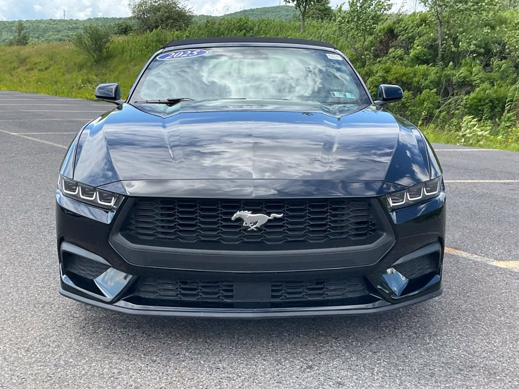 Used 2025 Ford Mustang Premium RWD image 27