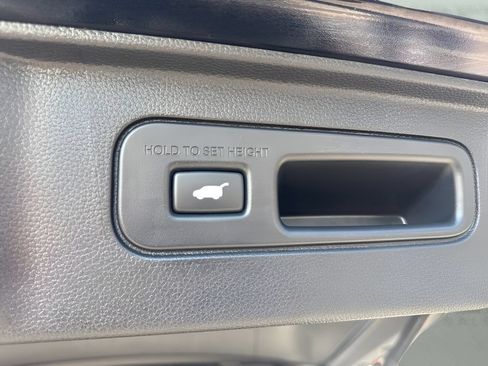 Used 2025 Honda Pilot Elite image 27